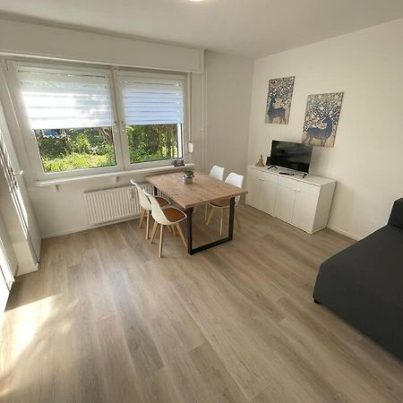 Gemuetliches Apartment In Duisburg Bagian luar foto