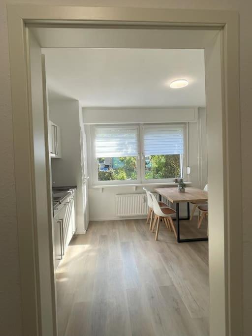 Gemuetliches Apartment In Duisburg Bagian luar foto