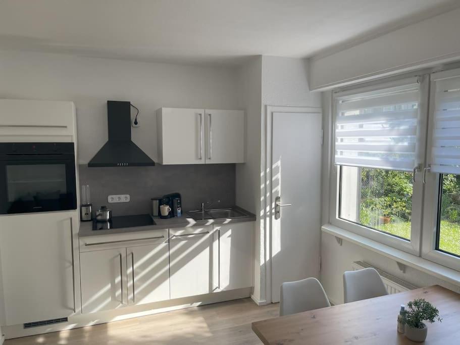 Gemuetliches Apartment In Duisburg Bagian luar foto
