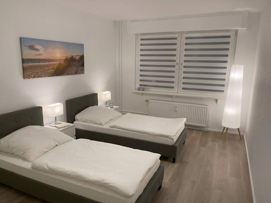 Gemuetliches Apartment In Duisburg Bagian luar foto