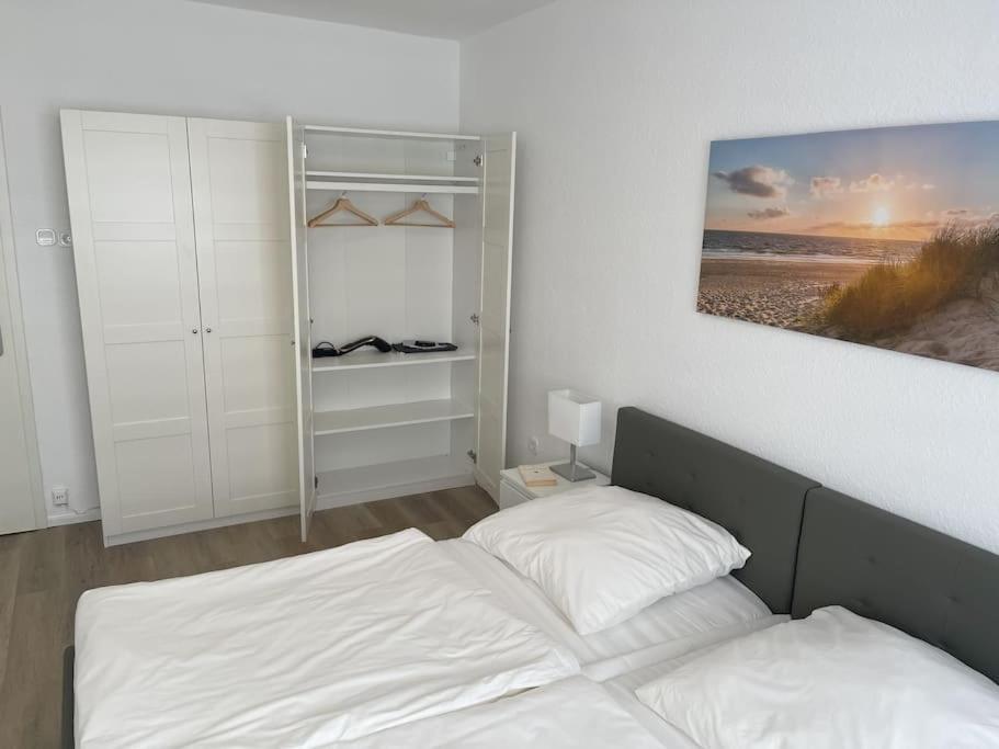 Gemuetliches Apartment In Duisburg Bagian luar foto